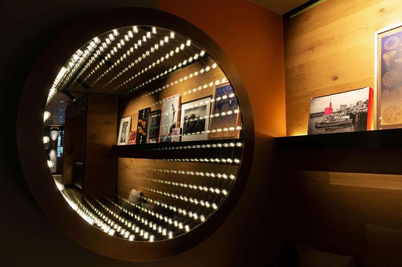 Hotel Qt Auckland Esterno foto Infinity mirror