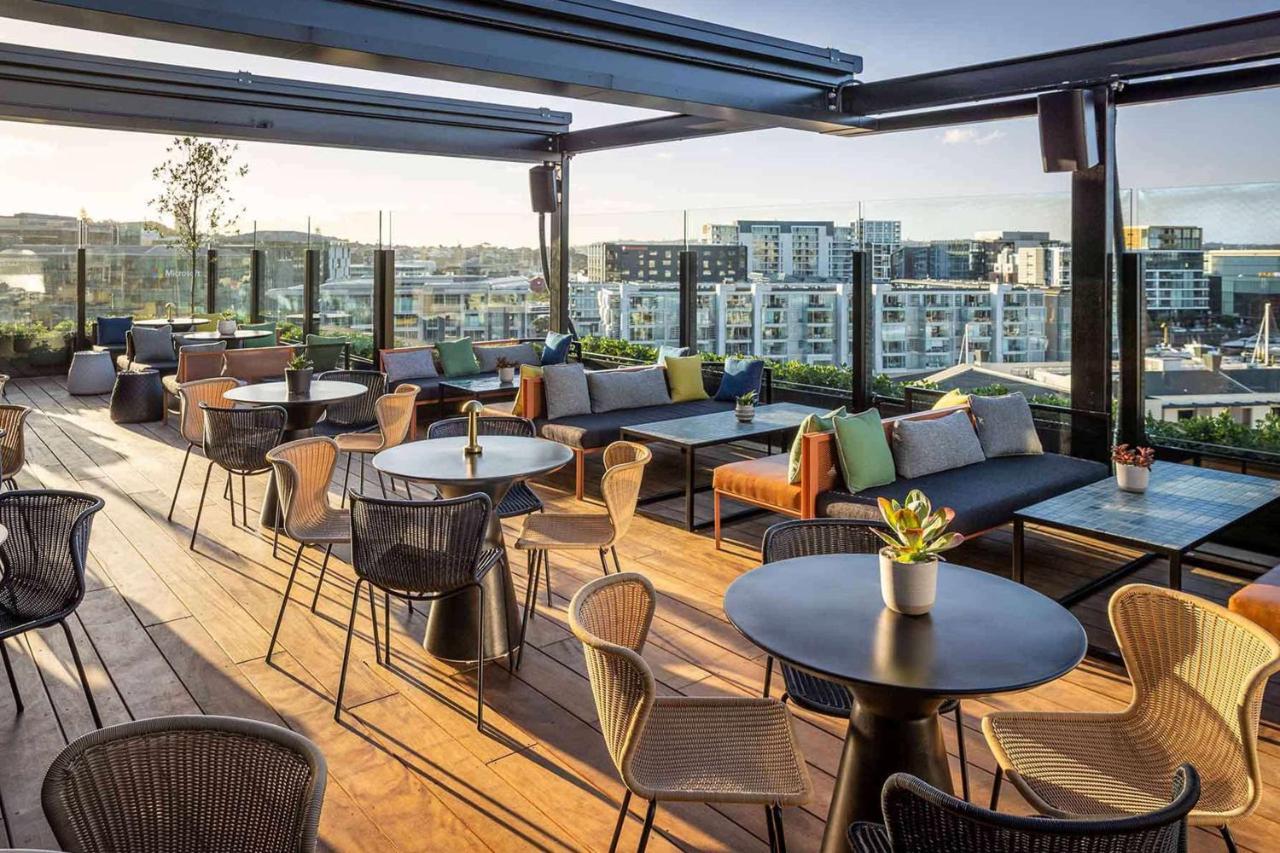 Hotel Qt Auckland Esterno foto The rooftop bar at the hotel