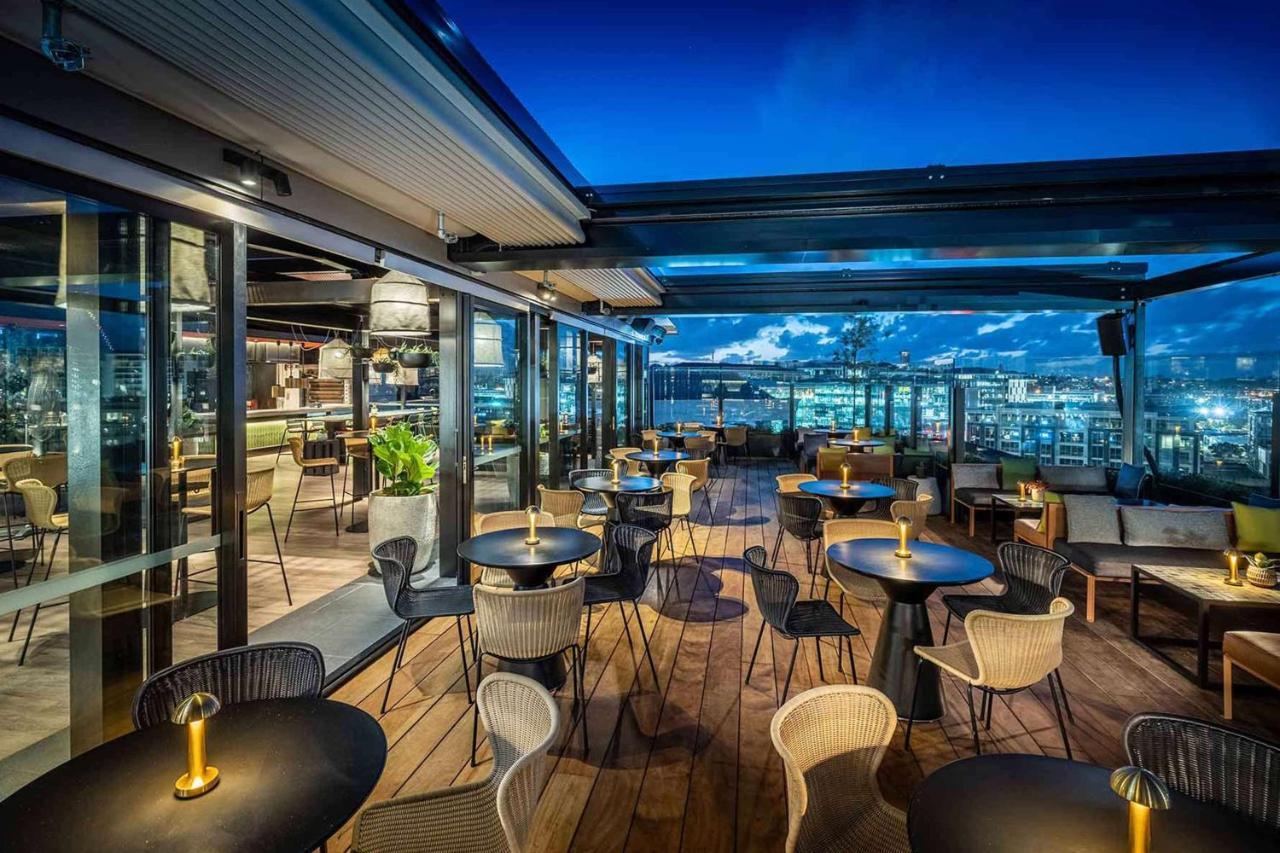 Hotel Qt Auckland Esterno foto The rooftop bar at the hotel