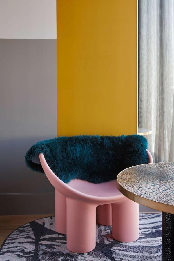 Hotel Qt Auckland Esterno foto A blue mink fur pelt
