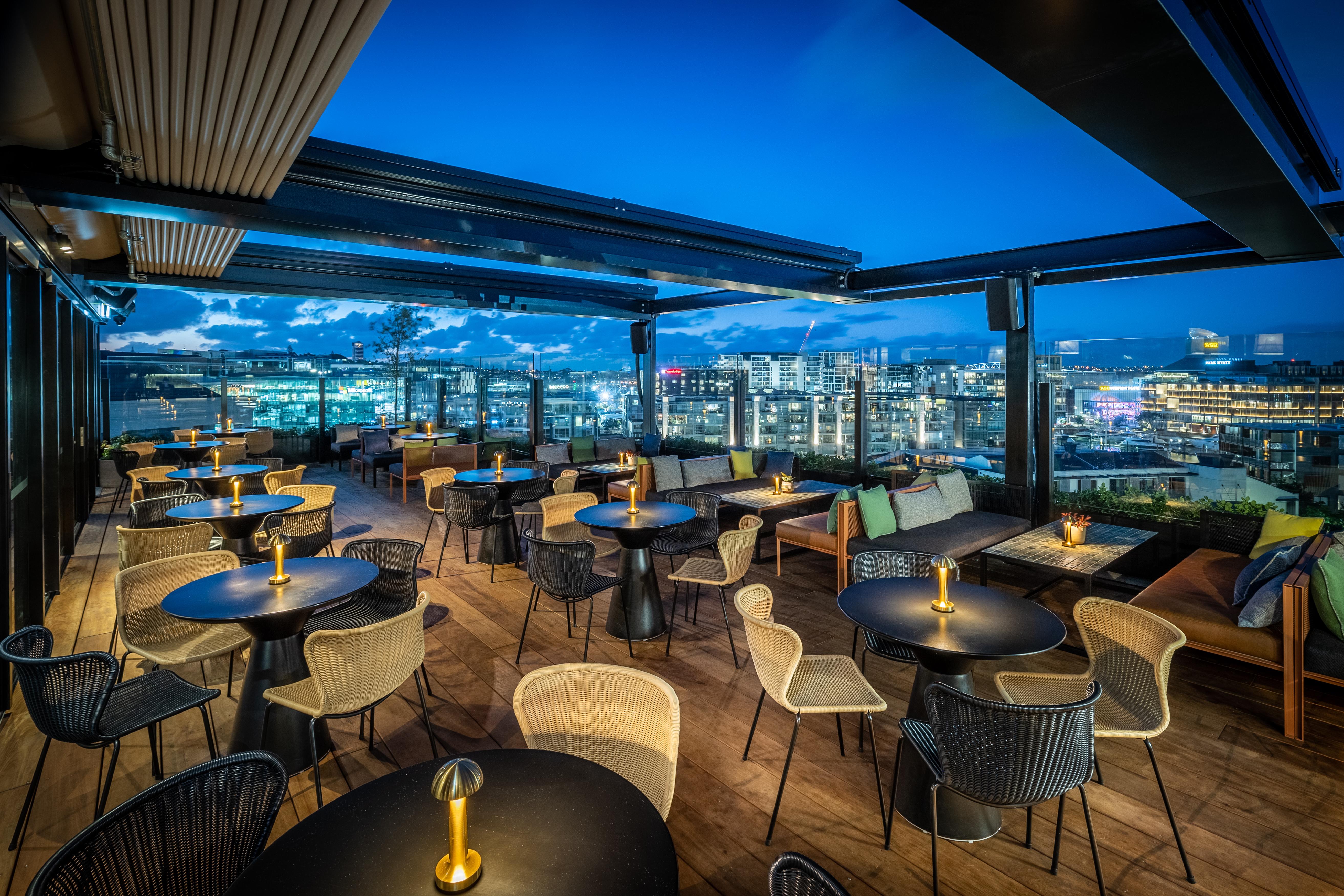 Hotel Qt Auckland Esterno foto The Sky Bar