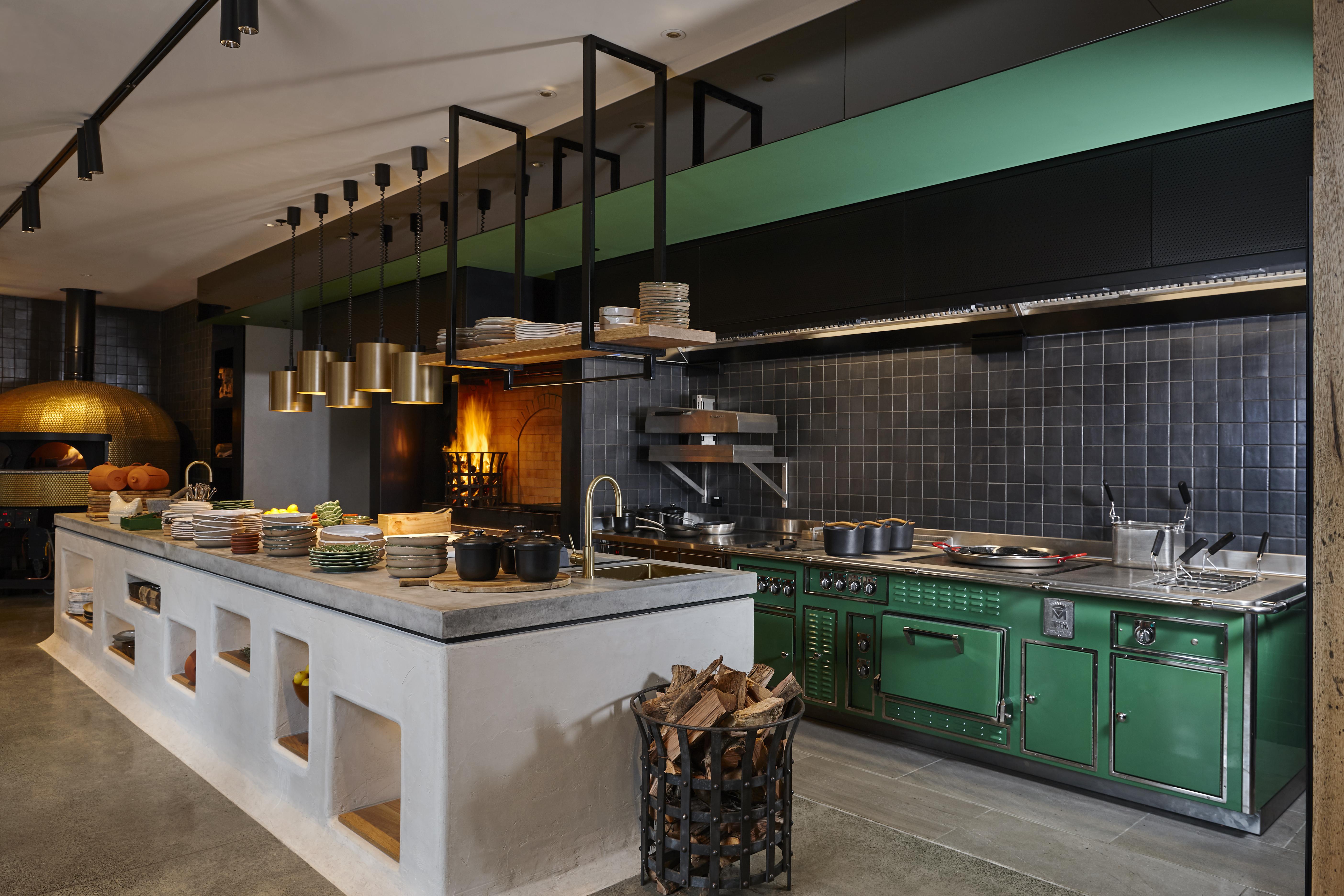 Hotel Qt Auckland Esterno foto The kitchen at the restaurant